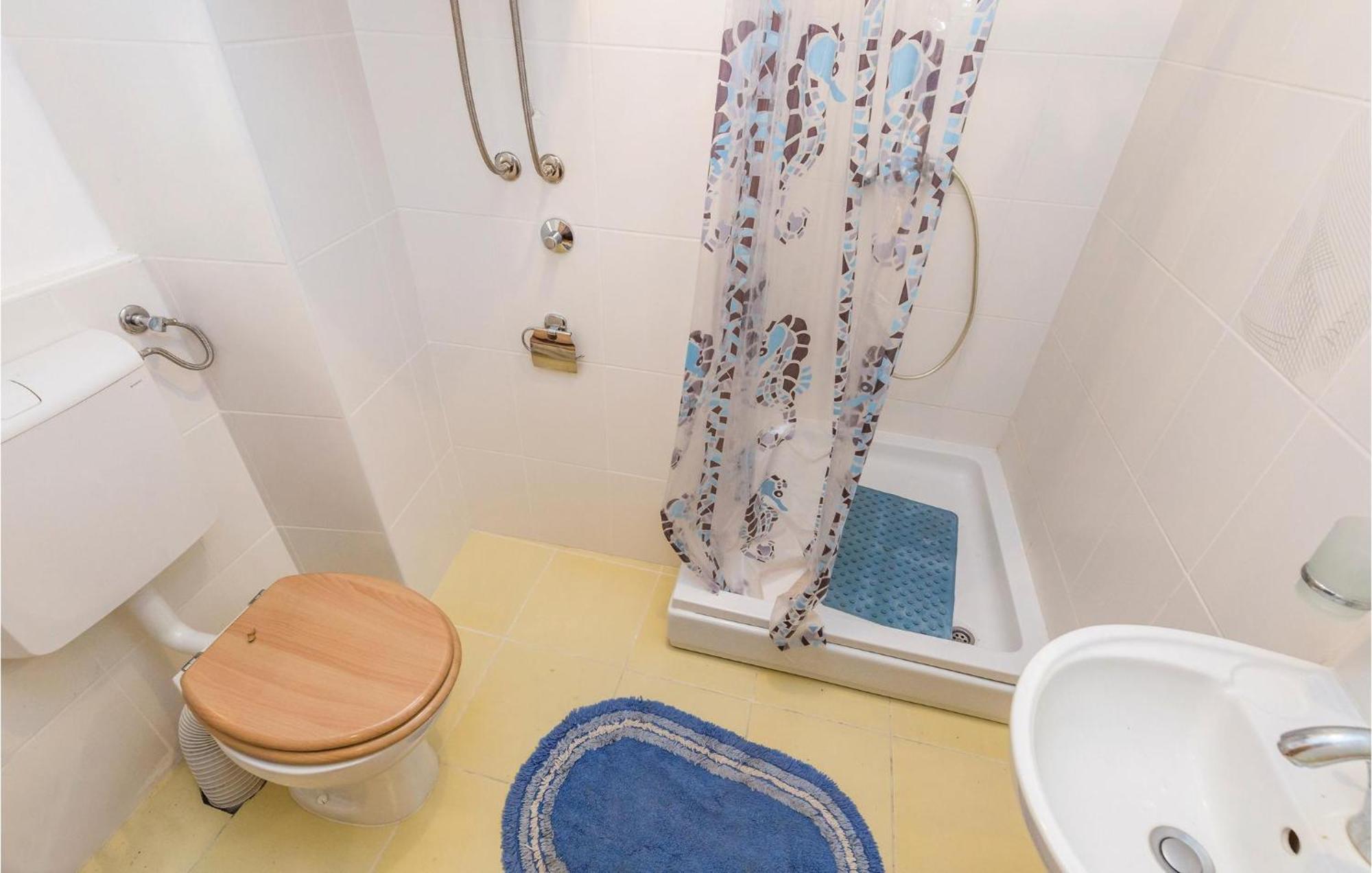 1 Bedroom Nice Apartment In Senj 塞尼 外观 照片