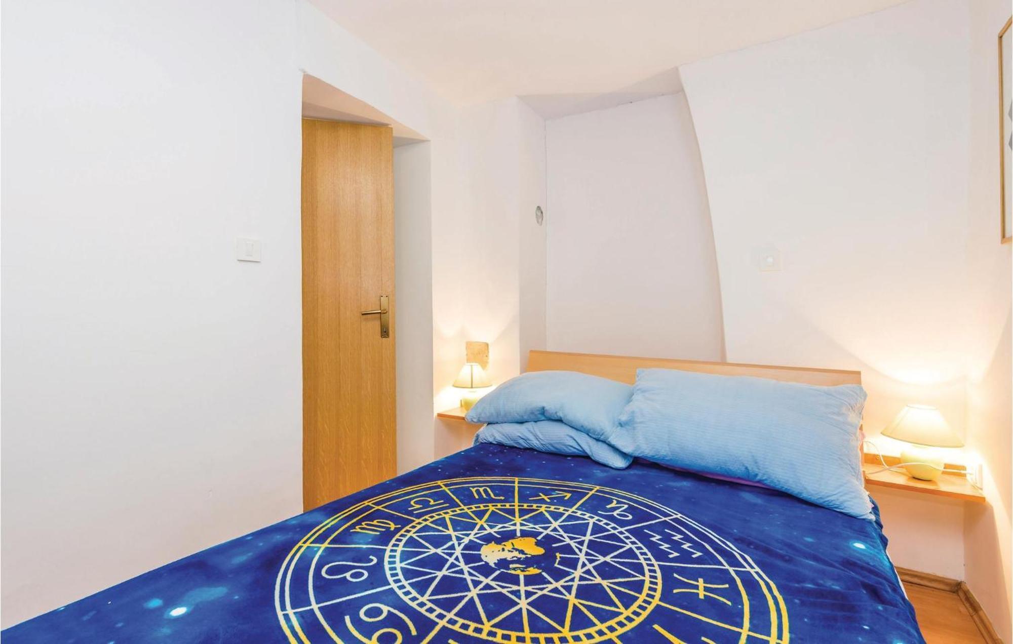 1 Bedroom Nice Apartment In Senj 塞尼 外观 照片