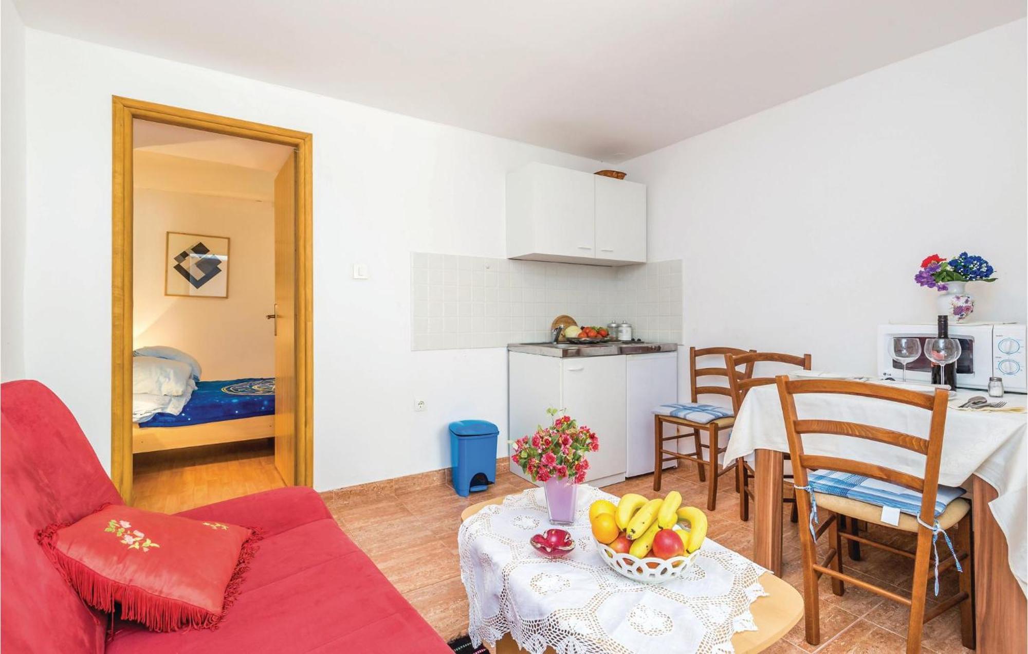 1 Bedroom Nice Apartment In Senj 塞尼 外观 照片